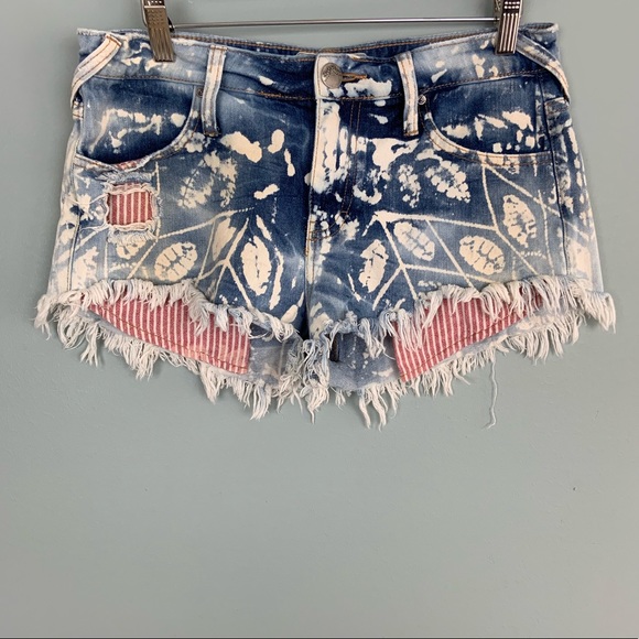 Free People Pants - Free People Bleached Striped Pocket Denim Shorts Free People Pants - Free People Bleached Striped Pocket Denim Shorts